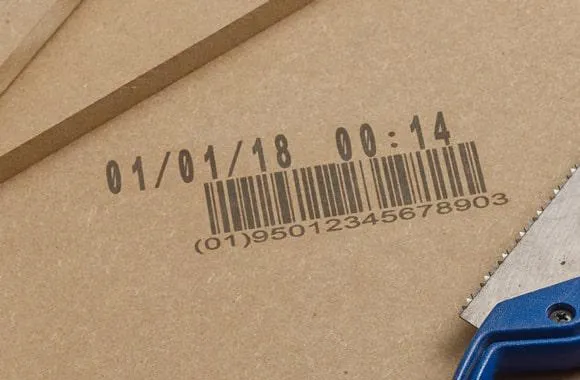 Datummärkning på trä