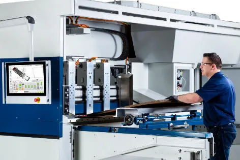 A Domino Operator using the X630i Digital Corrugated Printing Press